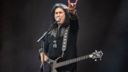 ”Se on hyvää oppia kaltaisilleni idiooteille, jotka lipsuvat joskus omahyväisiksi” – Gene Simmons oppi Ozzy Osbournelta nöyryyttä