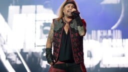 Mötley Crüe -laulaja paljastaa saaneensa aivoinfarktin – ”Jouduin opettelemaan kävelemään uudelleen”