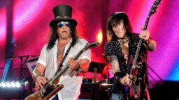 Richard Fortus nimeää suosikkinsa Guns N’ Roses -kitaristikollegoista – siis heti Slashin jälkeen