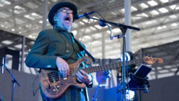 ”James pudisteli päätään” – Primus-nokkamies muisteli penkin alle mennyttä Metallica-koesoittoa sekä kouluaikojaan Kirk Hammettin kanssa