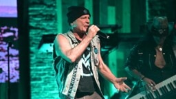Näin lähtee Bruce Dickinsonin soolobändiltä 1980-luvun alkupuolen Iron Maiden -bravuuri