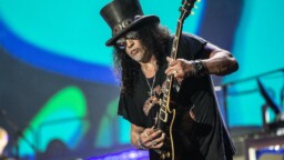 Slash kulkee Robert Johnsonin jalanjäljissä – näin GNR-kitaristilta irtoaa aito blues-klassikko