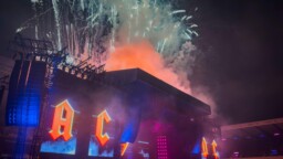 Sanomista tuli – AC/DC:n (ja Oasiksen) jäljiltä ei  välttämättä enää ilotulituksia edinburghilaisstadionilla nähdä