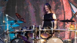 Millainen koko kehon voima- ja kestävyysharjoite on uuden Megadeth-singlen rumpalointi? Dirk Verbeuren demonstroi