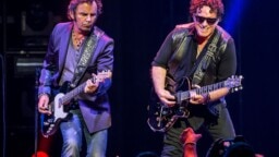Journeyssä tapahtuu: Neal Schon ilmoitti toverinsa erosta, jonka oletettiin astuneen voimaan välittömästi – toisin kävi