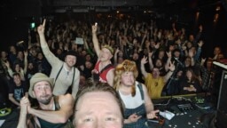 ”Siinä oli rock and roll -elämää hurjimmillaan!” – Steve ’n’ Seagulls Isossa-Britanniassa ja Irlannissa, osa 4