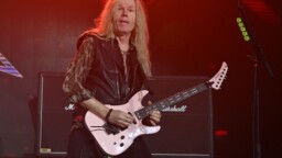 David Coverdale on lopettanut, mutta pian voi nähdä Whitesnaken muuta suuruusvuosien jäsenistöä Suomessa