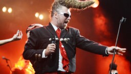 Leningrad Cowboysina aiemmin tunnettu LC Cowboys julkaisee joululevyn – mukana niin Lennonia kuin Ramonesia