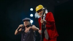AC/DC kaivoi vanhan suosikin settiinsä – 1970-luvun ikivihreä soitettiin keikalla ensi kertaa 34 vuoteen