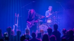 Lari Basilio ensimmäistä kertaa Suomessa – katso kuvat tyylikkään kitaravirtuoosin Espoon-keikalta