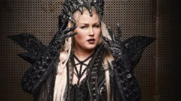 ”Laulaminen on minulle vähän kuin hengittämistä” – haastattelussa Noora Louhimo