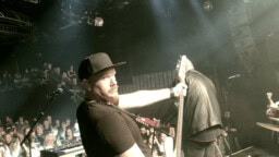 Oliver-yhtyeen videopäiväkirja jatkuu – toisessa osassa seikkaillaan Helsingin rockpyhätössä