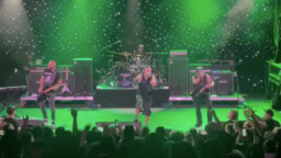 Metallimusiikin tähdistökentällinen nosti hattua Ozzy Osbournelle – runsaasti videoita katsottavissa