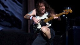 ”En ollut siitä varma” – Steve Harris suhtautui Bruce Dickinsonin Iron Maiden -paluuseen aluksi skeptisesti