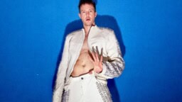 Olavi Uusivirta julkaisi oodin vuosituhannen vaihteen yhden hitin ihmeille ja aamuyön eksyneille vaeltelijoille