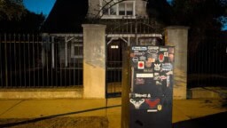 Joku saattoi napata ”hieman” tavanomaisesta poikkeavan Glenn Danzig -muistoesineen suoraan punk-ikonin talon edestä