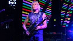 Deep Purplesta eronnut Steve Morse: ”Bändissä on muutama tyyppi, jotka ovat iloisia siitä, että lähdin”