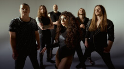 Tässä on Battle Beastin uusi laulaja! ”Kun yksi tarina päättyy, toinen alkaa”