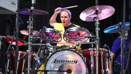 Josh Freese ei osaa vieläkään sanoa, miksi sai lähtöpassit Foo Fightersista – ”Minulla on pari teoriaa”