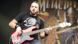 Melkoiset bileet: Mastodonin, Sepulturan ja Dream Theaterin jäsenet soittavat yhdessä Metallican ikivihreää