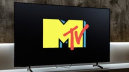 Kaipaatko vanhaa kunnon MTV:tä? Kiitos innokkaan koodarin, nyt voit heittäytyä nostalgian vietäväksi oikein kunnolla