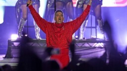 ”Los Angelesissa olen Bruce Wayne, kaikkialla muualla olen Batman” – Robbie Williams sanoo luovuttaneensa Amerikan suhteen