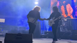 Kovia seppiä lavan täydeltä – näin tähtikokoonpanoilta sujuivat rock-klassikot viikonloppuna