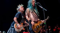 NOFX-voimakaksikko tukkanuottasilla – jäähyväiskiertue päättyi haastehakemukseen