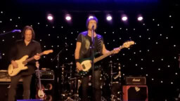 Entinen Ozzy Osbourne -basisti tarttui Pimeyden prinssin klassikkoon – videota tarjolla