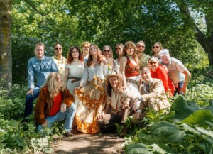 Punkalaitumella ei anneta armoa – Tanssi tai kuole, kuuluu juhannuksena järjestettävän musiikkijuhlan tunnuslause