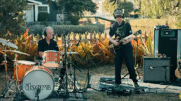 The Doors -muusikot intoutuivat versioimaan yhtyeen klassikkoa – kyseessä ei olekaan mikään ihan tavanomainen cover