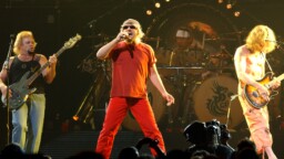 Sammy Hagar on pettynyt, mikäli häntä ja Michael Anthonya ei pyydetä mukaan uuteen Van Halenin levyprojektiin
