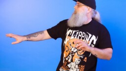 Marko Annala on nyt myös sooloartisti – Mokoma-soundia odottavilla voi mennä kahvit väärään kurkkuun esikoissinglen parissa