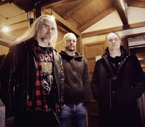 Kymiläistä lyijyä – haastattelussa Omnium Gatherum, Kaunis Kuolematon ja Marianas Rest