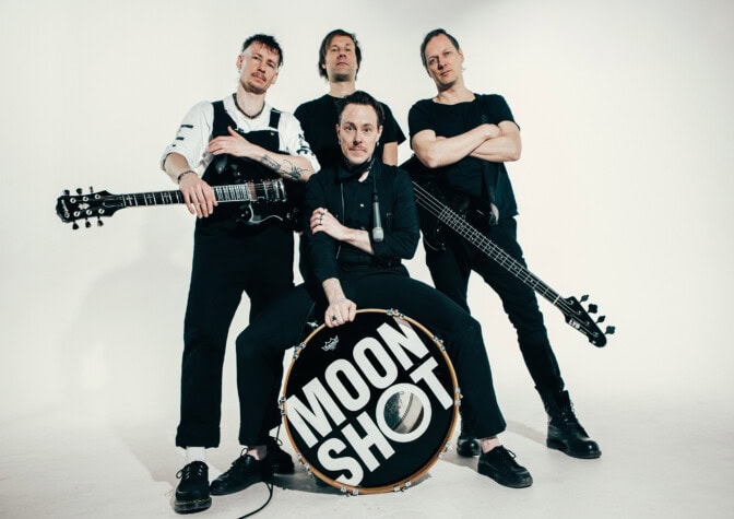 Moon Shot kutsuu kuulijan yhteiselle matkalle kohti empatiaa ja toivoa uudella No Walls -singlellä