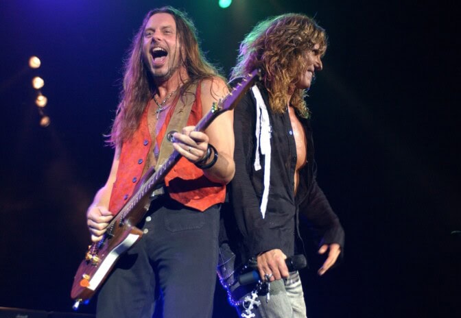 Whitesnaken taru ”ei olisi voinut loppua huonommin”, harmittelee kitaristi – ”Viimeinen rundi oli surkea”