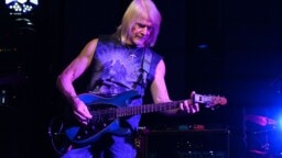 Ex-Deep Purple -kitaristi terveysvaivoistaan: ”Olen kokeillut kaikkia mahdollisia hoitokeinoja”