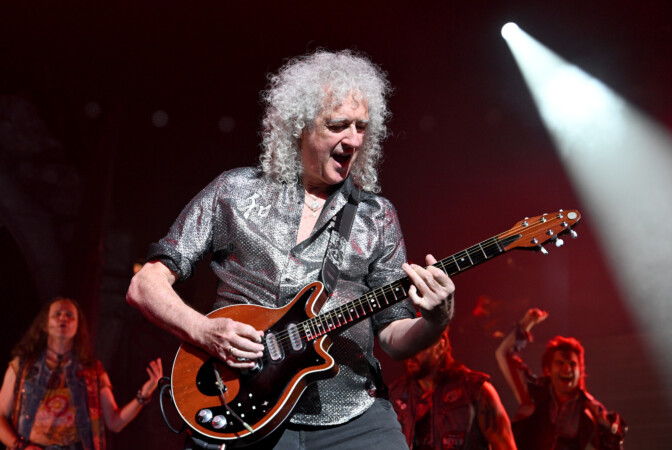 ”Minulla on taikavoimaa!” – Queen-kitaristi on  mukana ikoniseen lelusarjaan pohjautuvan leffan soundtrackilla