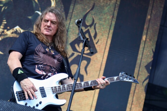 Mitä yhteistä on David Ellefsonilla ja Guns N’ Rosesilla? Molemmat ovat nyt julkaisseet coverin samasta asennepitoisesta biisistä