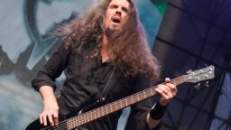 Millä vermeillä Sonata Arctican kitaristi ja basisti hoitavat hommia? Rockway-palvelun kamakatsaus sen kertoo