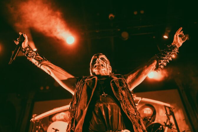 ”Olin shokissa ja täysin rikki” – Mayhem-laulaja Attila Csihar kertoo hetkestä, kun kuuli Euronymousin murhasta