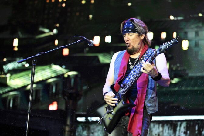 Mitä voimme odottaa tulevalta Iron maiden -dokkarilta? Ainakin paljastuksia, sanoo kitaristi