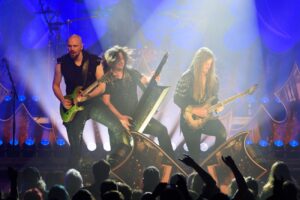 Battle Beast nousi ensimmäistä kertaa lavalle uuden laulajansa kanssa – videoita katsottavissa