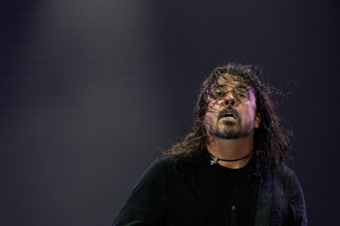 Dave Grohl tarvitsi roppakaupalla terapiaa avioliittonsa ulkopuolella syntyneen lapsen herättämän kohun jälkeen