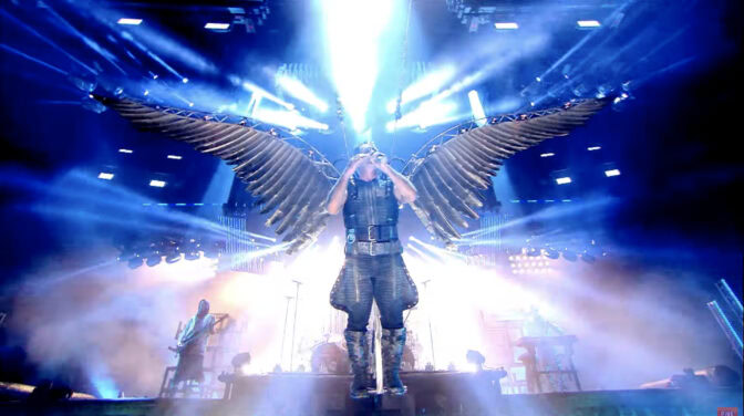 Palaamme vuoteen 2016, kun Rammstein esitteli festareilla suht vankkaa lavashow-osaamistaan