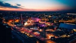 Flow julkisti uusia esiintyjiä – nämä nimet nähdään Hanasaaren voimalaitosalueen Front Yard -lavalla