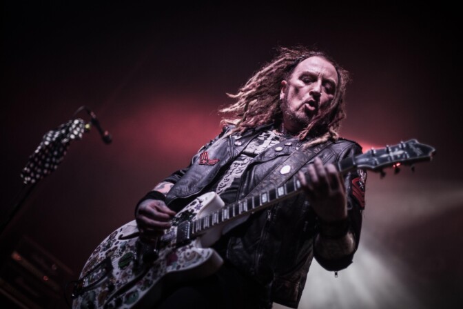 The Wildheartsista, Michael Monroen sooloyhtyeestä ja lukuisista muista projekteista tuttu Ginger Wildheart sairastui vakavasti