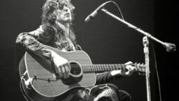 Jimmy Page julkaisi varsin kiintoisan version yhdestä Led Zeppelinin Physical Graffiti -albumin kovimmista raidoista