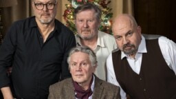 Ja me toivotamme ikävää, synkkää, kylmää, pimeää ja oikein surullista joulua – Leavings & Timo Rautiainen julkisti joulukeikkoja