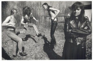 Noitalinna huraa! julkaisee vielä yhden, viimeisen kappaleen – edesmennyt Sari Peltoniemi laulaa elämän merkillisyydestä